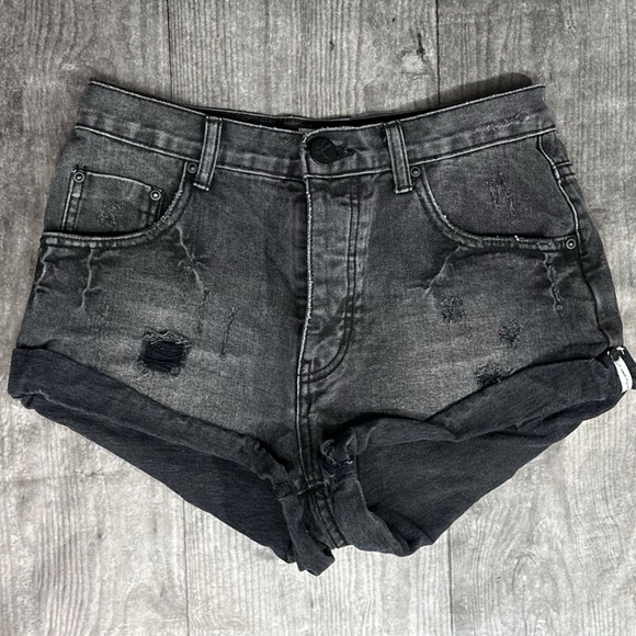 One Teaspoon Pants - ⭐️One Teaspoon Faded Black Denim Short Shorts [H1]